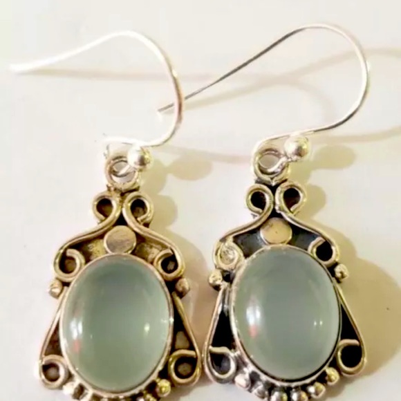 Silver Chalcedony Earrings, Suggested Retail Value $120 - Picture 1 of 2